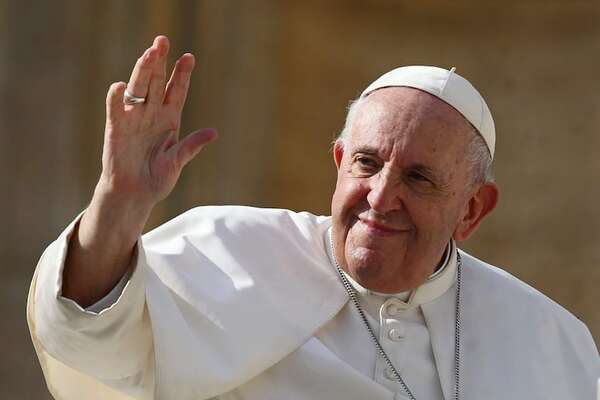 Papa Francisco sigue descansando tras experimentar una leve mejoría - Mundo - ABC Color