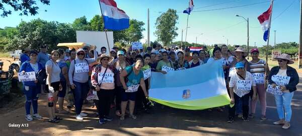 Pobladores de General Artigas vuelven a protestar para exigir el asfaltado de la Calle H - Nacionales - ABC Color