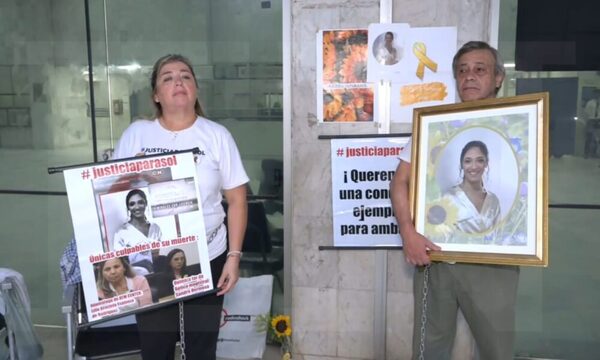 Padres de Sol Chávez manifiestan exigiendo justicia