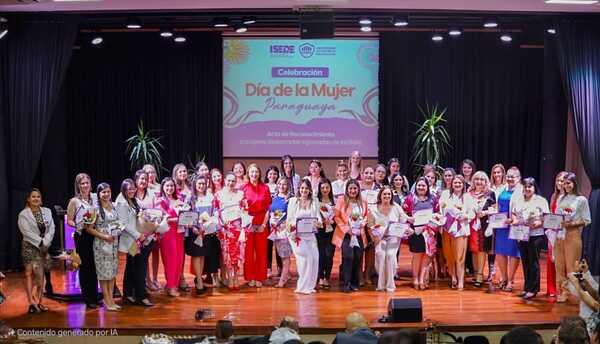 UNAE reconoció a egresadas destacadas por el Día de la Mujer Paraguaya