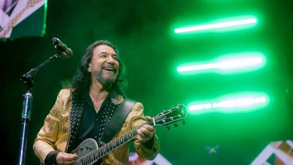 El Buki cantará el sábado: Marco Antonio Solís pidió rosas y frutas para su camerino