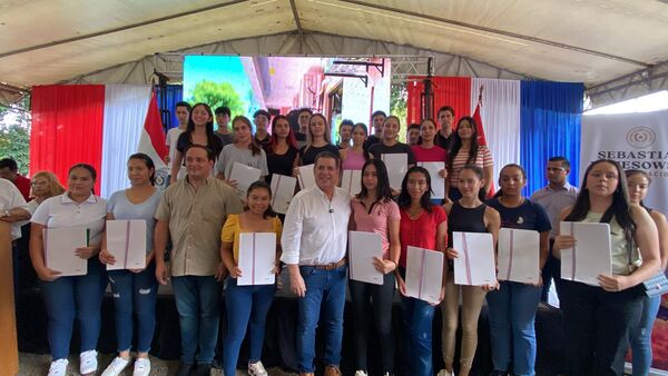 Inauguran residencia universitaria de la ANR en Encarnación para estudiantes de Itapúa