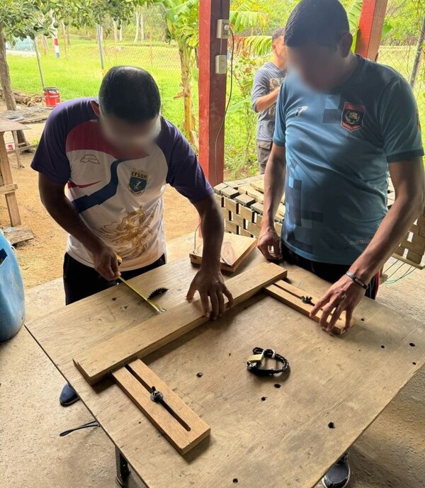 Reinserción social: apoyan a privados de libertad que trabajan en sede militar Viñas Cué - .::Agencia IP::.