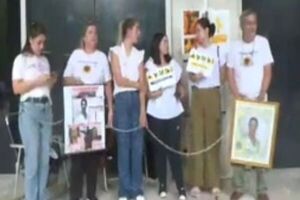 Padres de Sol Chávez exigen justicia con protesta frente al Palacio de Justicia - SNT