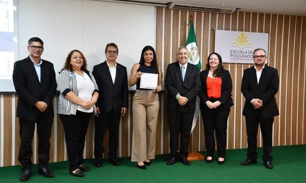 Reconocen a investigadores de la UNE destacados en el 2024