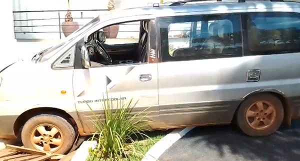 Mujer muere arrollada por vehículo estacionado sin freno de mano - Unicanal