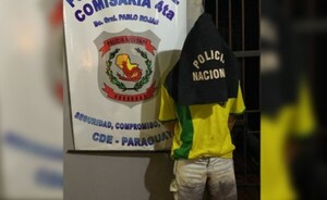 Detenido por golpear a su madre y causar destrozos