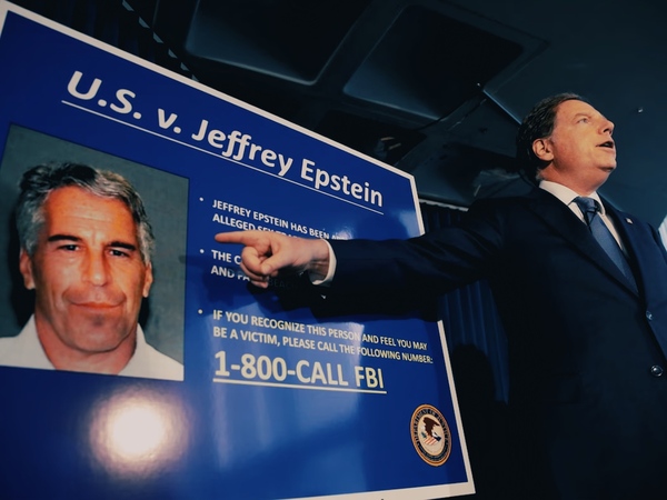 EEUU desclasifica archivos secretos de Epstein