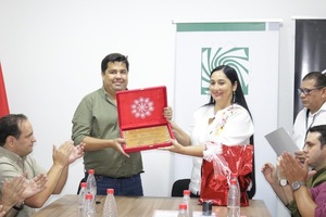 Yacyretá impulsa el desarrollo de Itapúa con entrega de nueva sede para la AIDI y equipamientos para productores feriantes