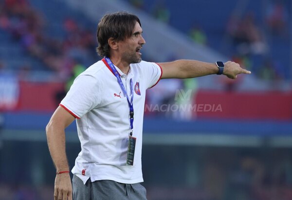 Versus / Diego Martínez: "Escuché poco festejo, logramos una clasificación importante"