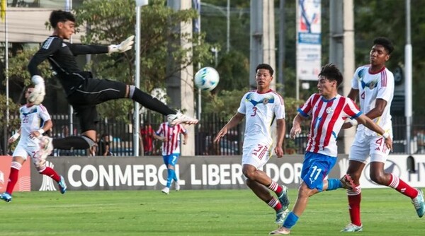 Albirroja sub 17 fue embriagada por la Vino tinto que la batió 3 a 0
