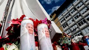 El papa Francisco pasó una nueva noche "tranquila", anuncia el Vaticano