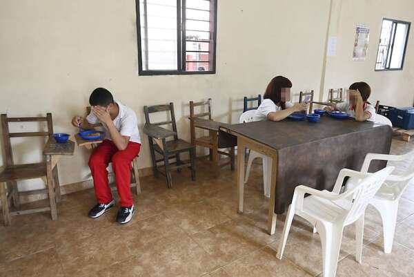 Hambre Cero: ¿Dónde están los muebles que prometió el MEC para el almuerzo escolar? - Nacionales - ABC Color