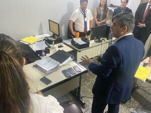 Mafia de Pagarés: Fiscal sigue allanando oficinas vinculadas al esquema - Judiciales.net