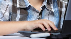 25 detenidos en operación internacional contra pornografía infantil creada con IA - 1000 Noticias