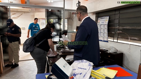 Mafia de los Pagarés: Allanan oficinas de Vanessa y Asociados