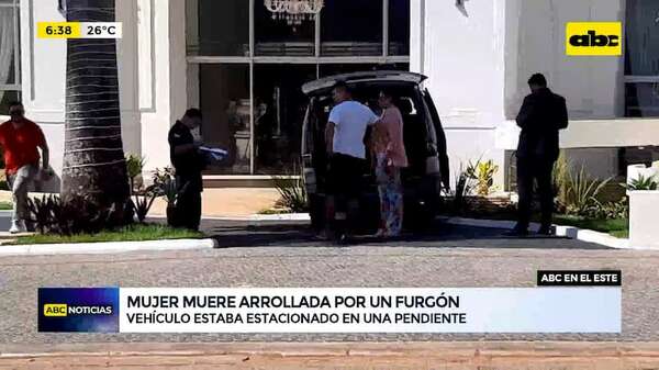 Tragedia en Cde: mujer muere arrollada por furgón que estaba estacionada en una pendiente - ABC TV - ABC Color