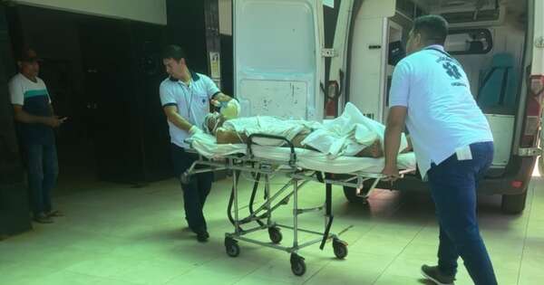 Diario HOY | Fue mordido por una serpiente venenosa y en el hospital terminó detenido