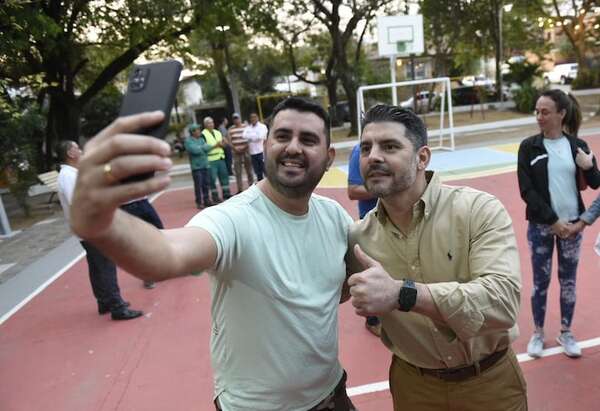 Nenecho trata de “pelotudos” a quienes lo critican y propone “limitar” las redes - Nacionales - ABC Color