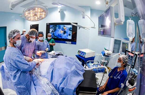 Itaipú transformando vidas: Primera cirugía videolaparoscópica en el Hospital General de Coronel Oviedo | DIARIO PRIMERA PLANA