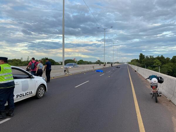 Motociclista pierde la vida tras chocar contra una columna en pleno viaducto - 1000 Noticias