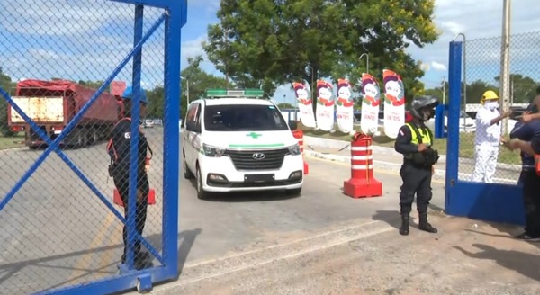 Al menos 50 trabajadores afectados tras posible fuga de amoniaco en frigorífico - Unicanal
