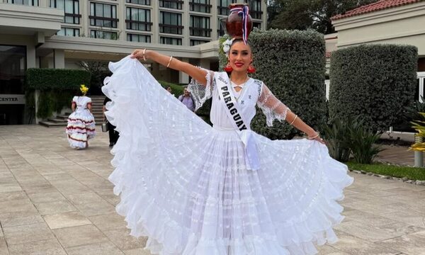 ¡Vestida como una galopera, Jazmín Mernes pecheó votos en El Salvador!