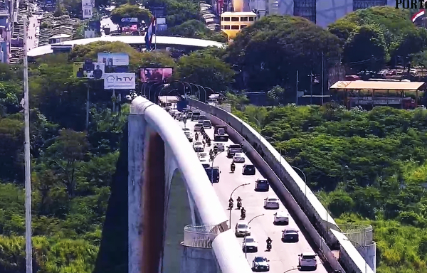 Tiendas de CDE aguardan gran flujo de turistas por fiesta de carnaval en Brasil - La Clave