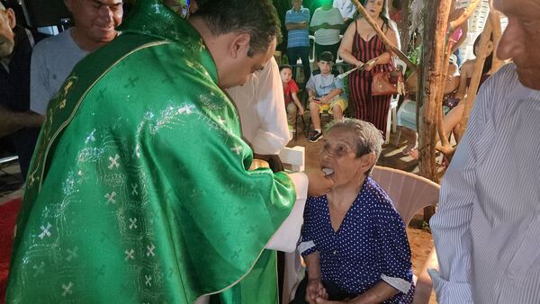 Abuela Celebra sus 100 Años en Belén con un Emotivo Festejo