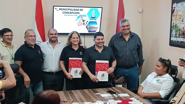 Concepción firma convenio para becas en EE. UU.
