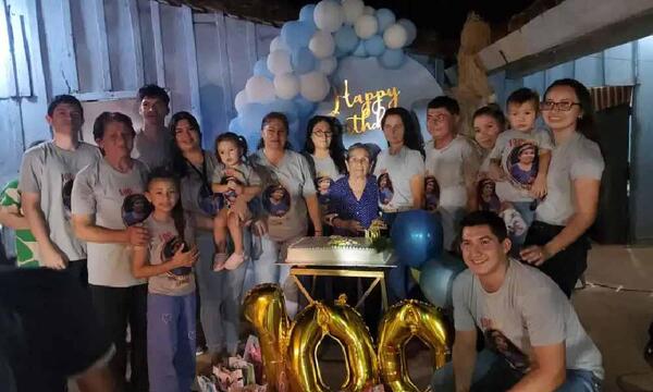 Abuela celebra un siglo de vida con un emotivo festejo familiar en Belén – Prensa 5