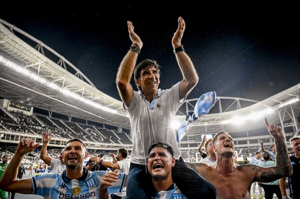 Versus / Gustavo Costas, el hincha y conductor de un Racing que brilla en las copas