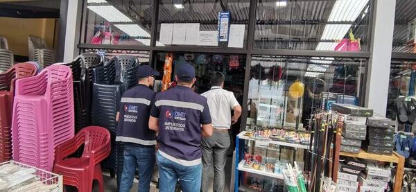 La DNIT cerró locales en San Lorenzo y San Bernardino - Economía - ABC Color