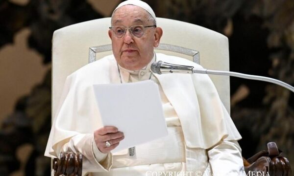 Empeora salud del Papa Franciso: El mundo reza por él