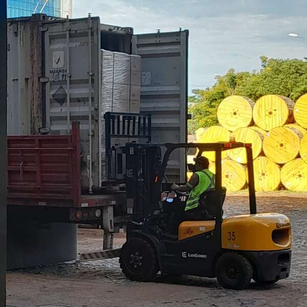 ANDE recibe materiales por US$ un millón para mantenimiento y atención de reclamos - Economía - ABC Color