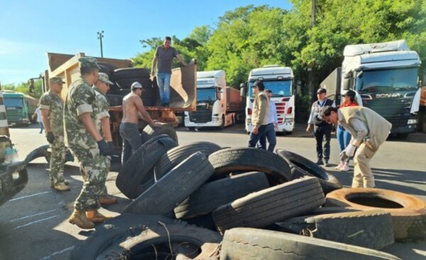 Realizan minga ambiental en la zona primaria del predio de la Aduana