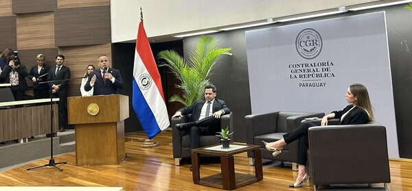 El contralor planteó combatir la corrupción con medidas represivas, durante la presentación de su Plan de Integridad
