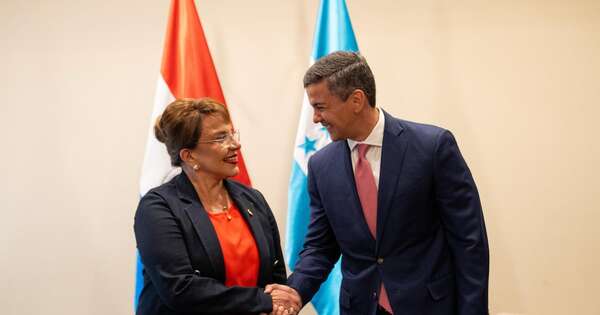 La Nación / Peña se reunió con presidenta de Honduras