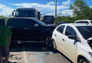Séxtuple choque sobre ruta PY01 deja dos heridos en Ypané - Nacionales - ABC Color