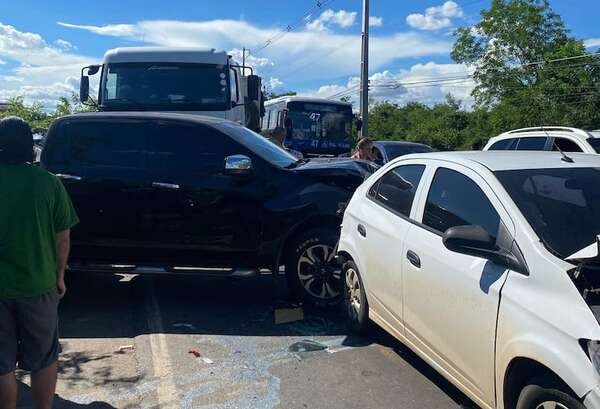 Séxtuple choque sobre ruta PY01 deja dos heridos en Ypané - Nacionales - ABC Color