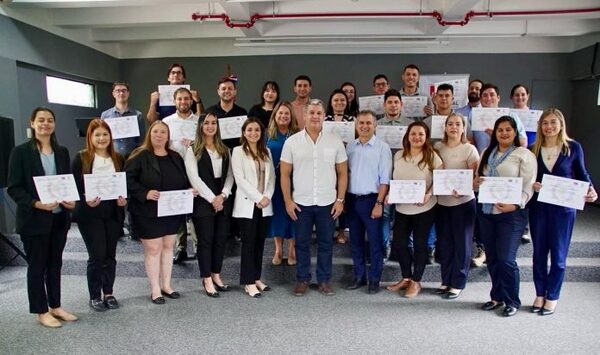 Sinafocal entrega certificados a tutores que implementarán formación dual en empresas privadas - ADN Digital