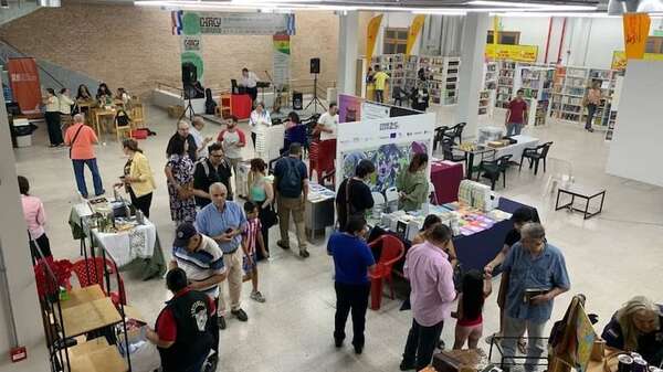 La Feria del Libro Chacú-Guaraní sigue con una agenda cargada en el Puerto de Asunción - Literatura - ABC Color