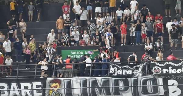 Diario HOY | Guardia muere desvanecido en la gradería del club Libertad