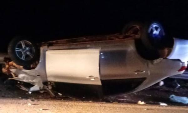 Vuelco de automóvil deja tres heridos en Yataity - OviedoPress