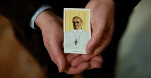 Francisco pasó una noche “tranquila”, anuncia el Vaticano