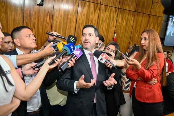 Habría consenso para reelección de Raúl Latorre como presidente de Diputados - 1000 Noticias