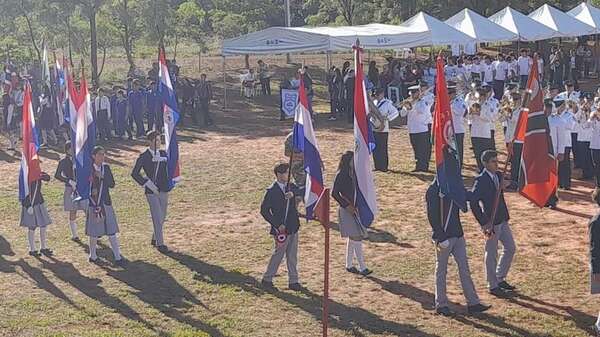 Estudiantes y militares, rindieron homenaje a los héroes en Cerro Corá - Nacionales - ABC Color