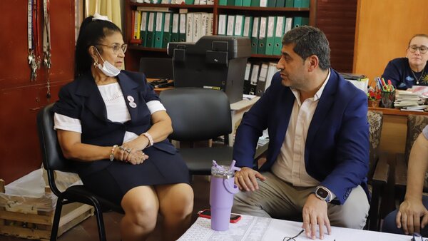Directora de MRA es denunciada tras informar sobre almuerzo escolar en mal estado