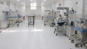 La muerte de bebé en el nuevo Hospital de Villarrica hizo rodar cabezas en Ministerio de Salud.