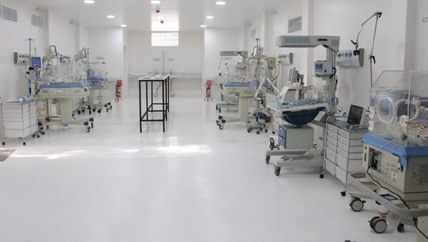 La muerte de bebé en el nuevo Hospital de Villarrica hizo rodar cabezas en Ministerio de Salud.